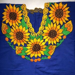 Mexican blouse  weth embroidered sunflowers
